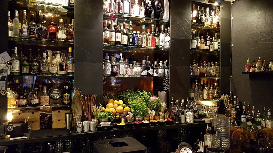 Zephyr Bar